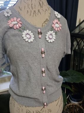 Charlotte Tarantola grey short-sleeve knit cardigan 3D Floral Beads